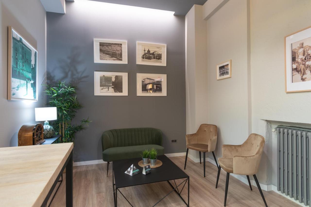 Alda Centro Pamplona Hotel Bagian luar foto