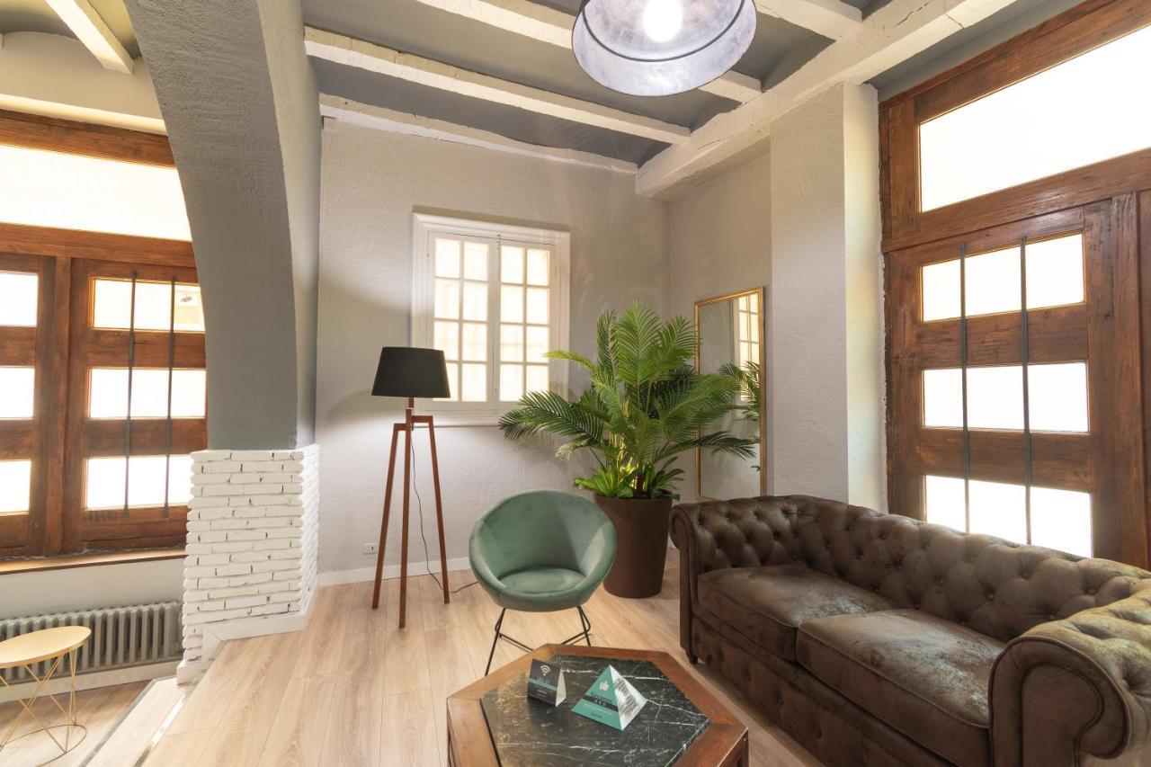 Alda Centro Pamplona Hotel Bagian luar foto