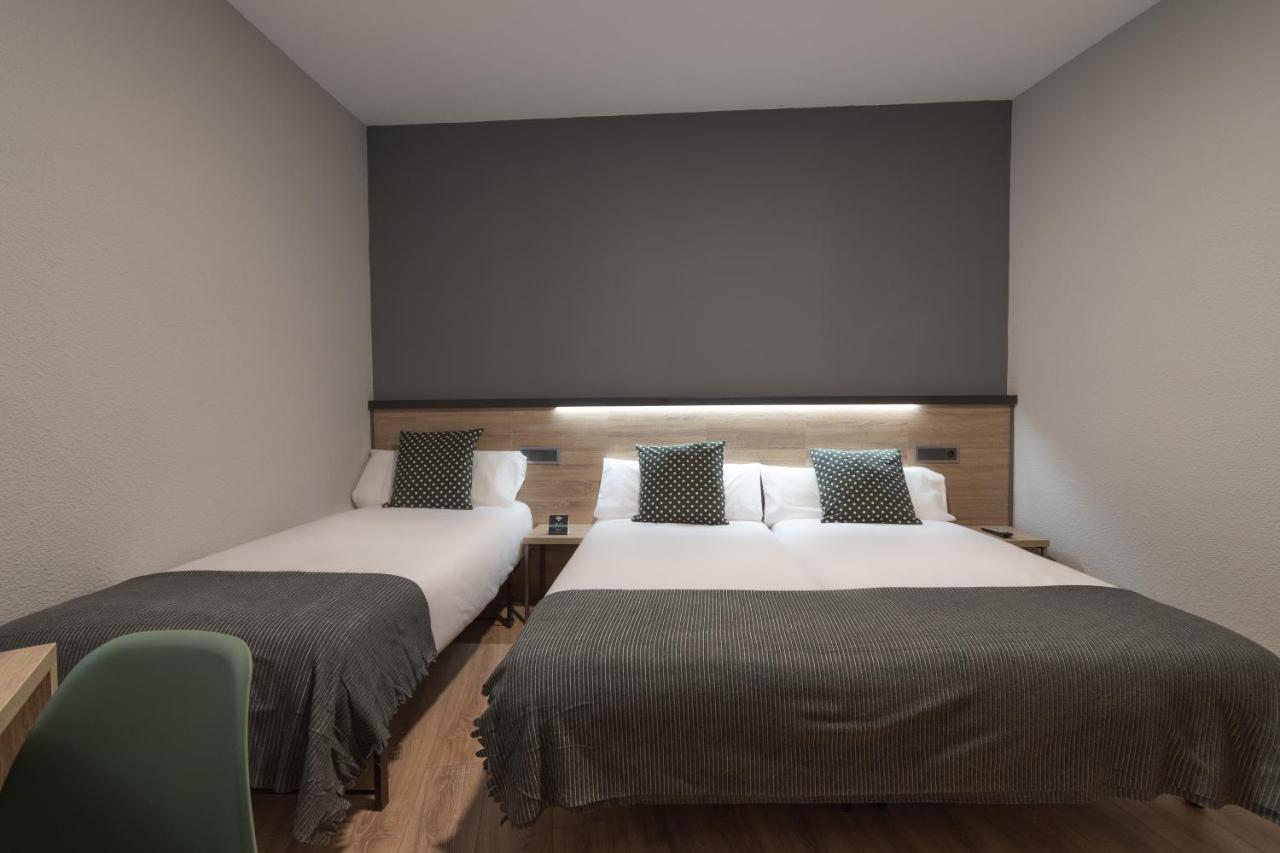 Alda Centro Pamplona Hotel Bagian luar foto