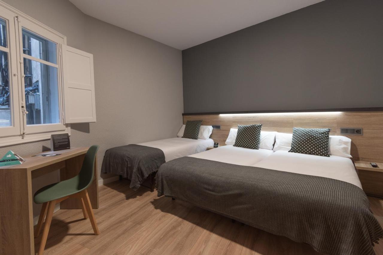 Alda Centro Pamplona Hotel Bagian luar foto